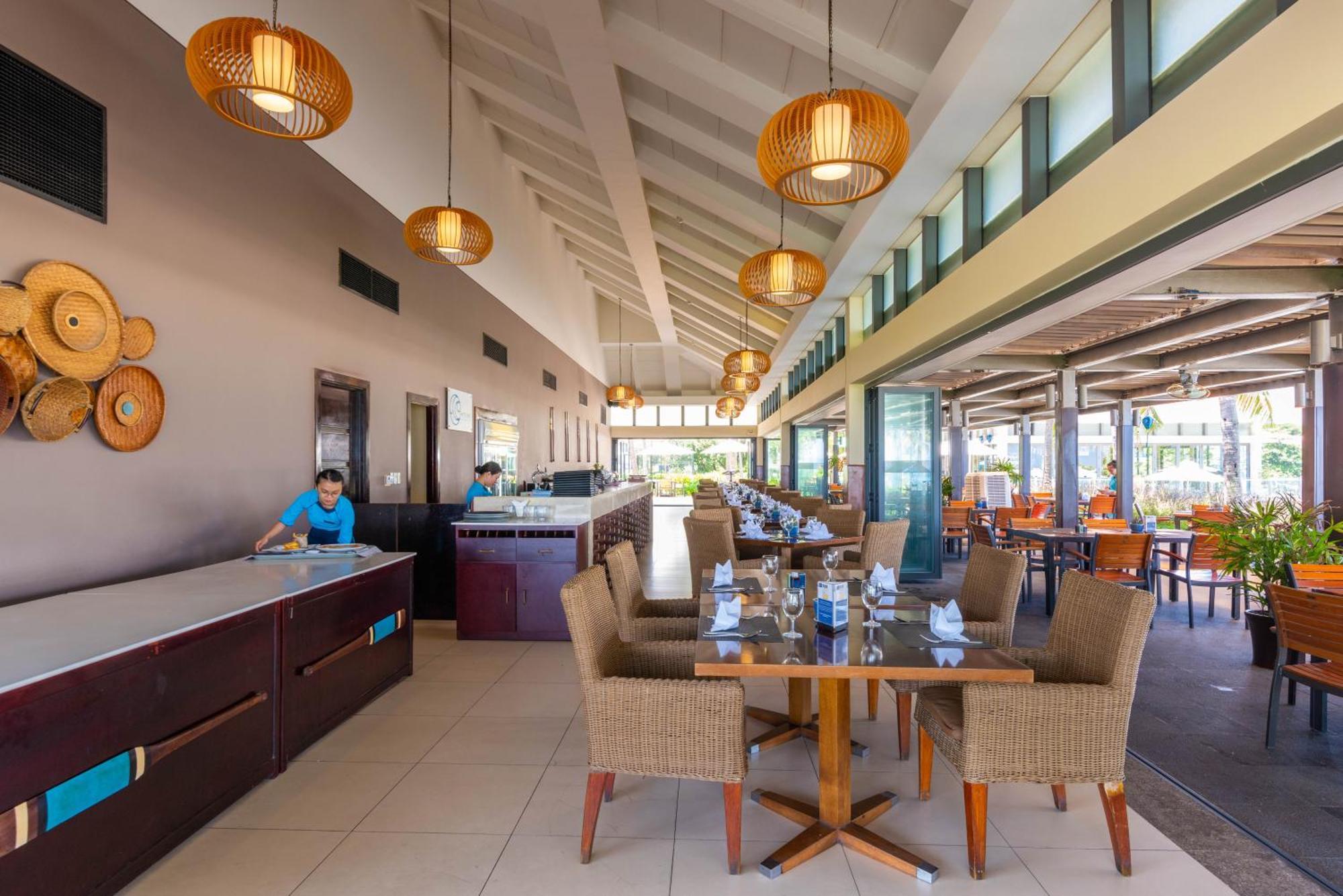 Memories Holiday Beach Villa Da Nang Exterior photo