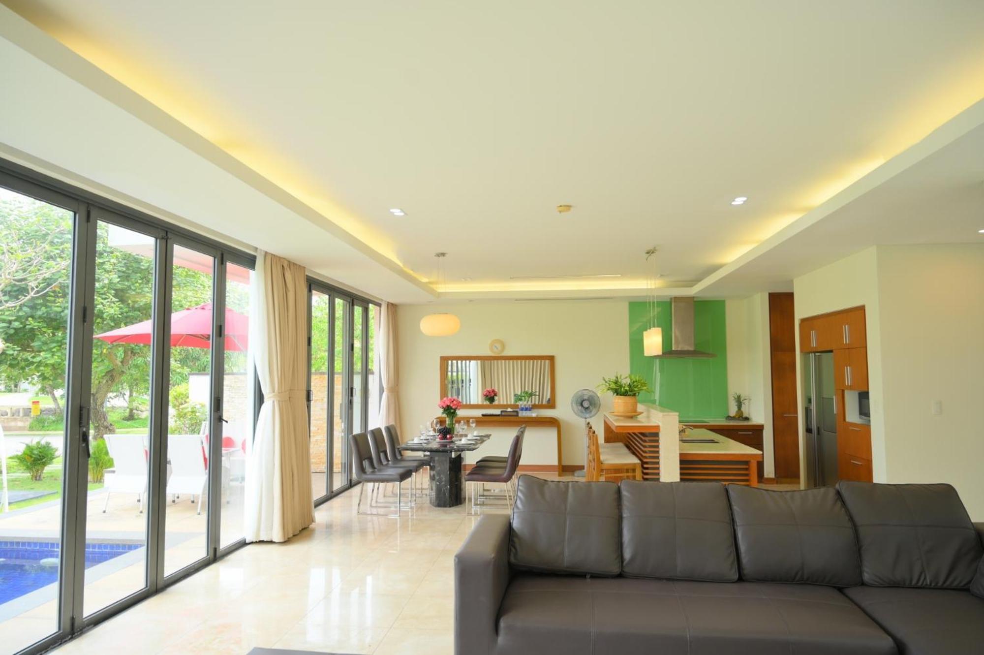 Memories Holiday Beach Villa Da Nang Exterior photo