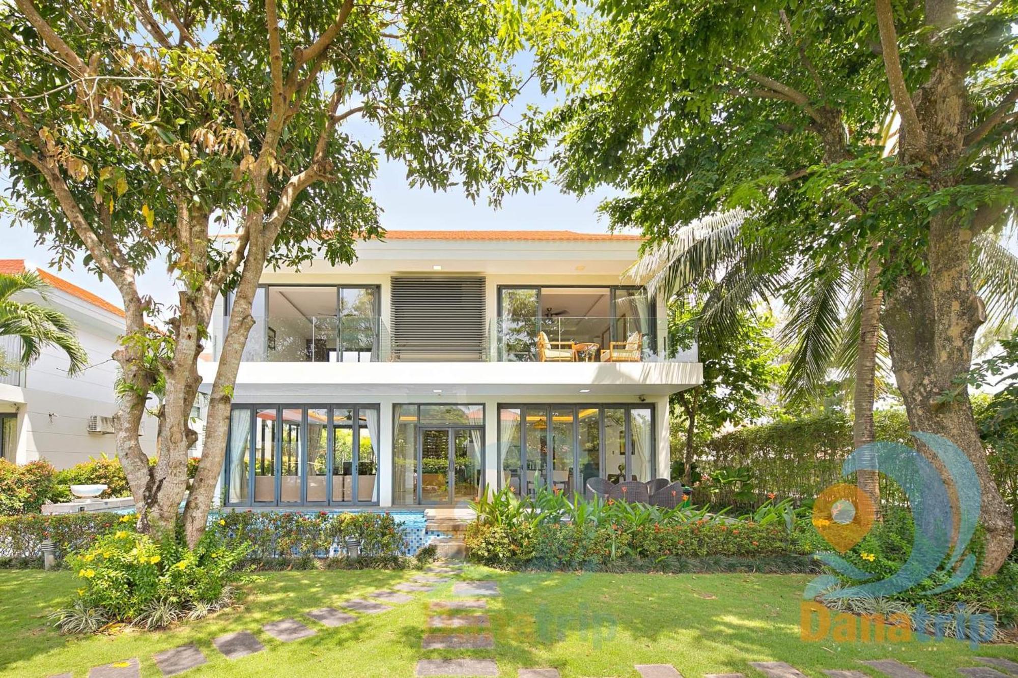 Memories Holiday Beach Villa Da Nang Exterior photo
