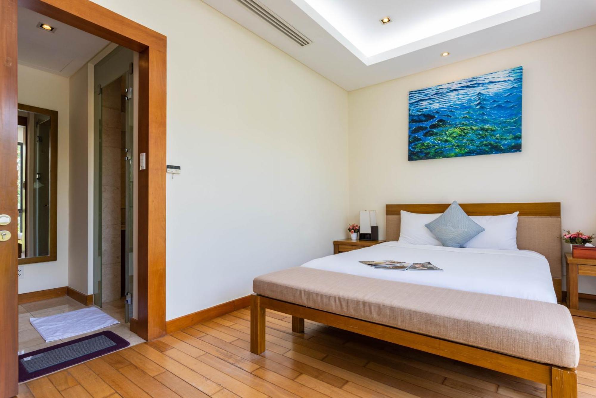 Memories Holiday Beach Villa Da Nang Exterior photo