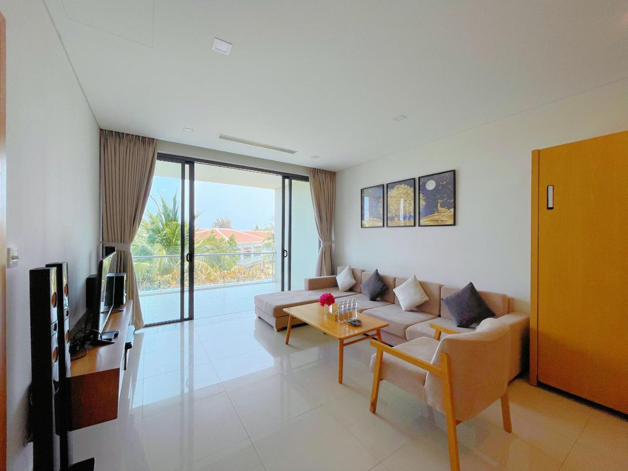 Memories Holiday Beach Villa Da Nang Exterior photo