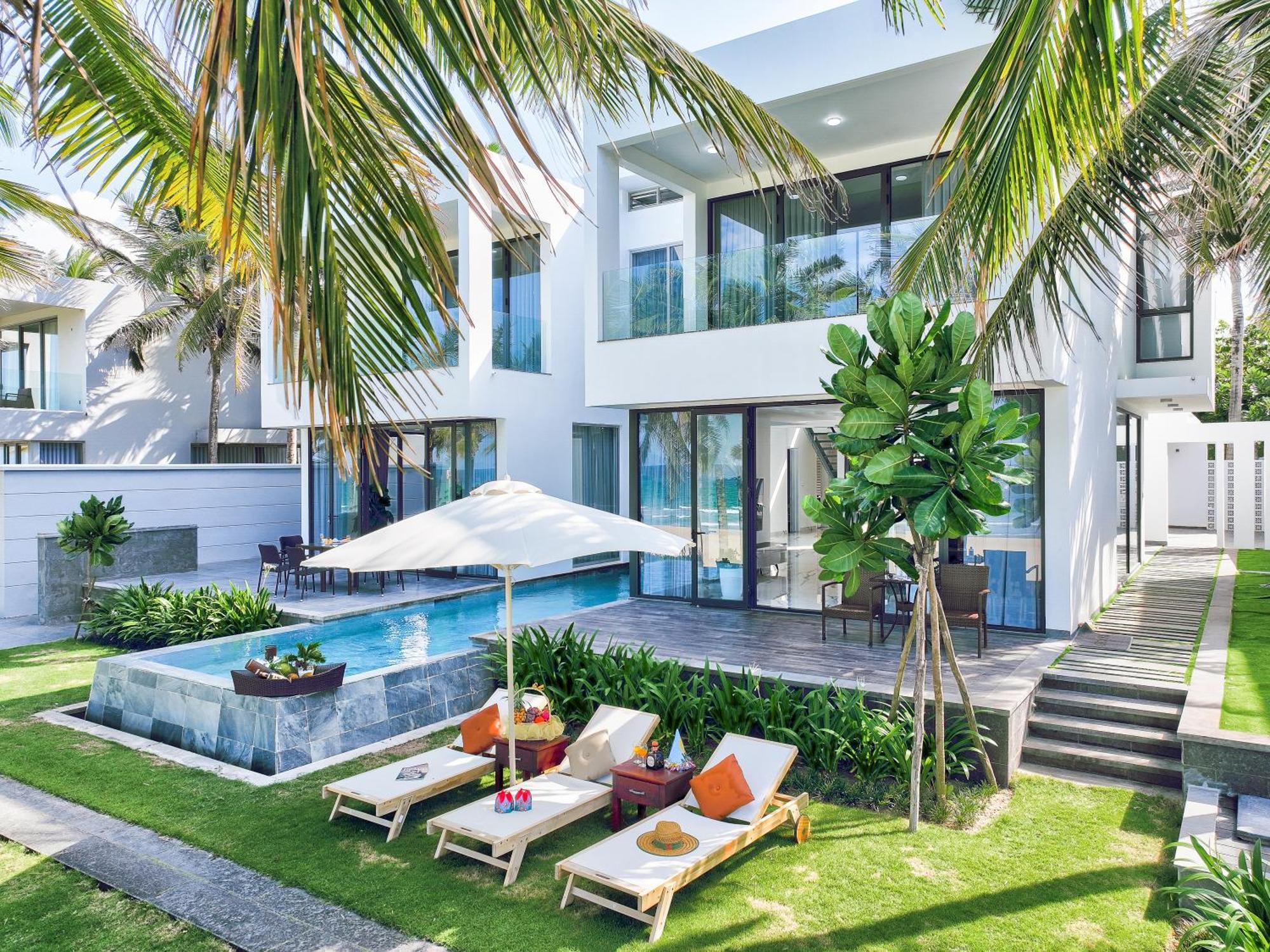 Memories Holiday Beach Villa Da Nang Exterior photo