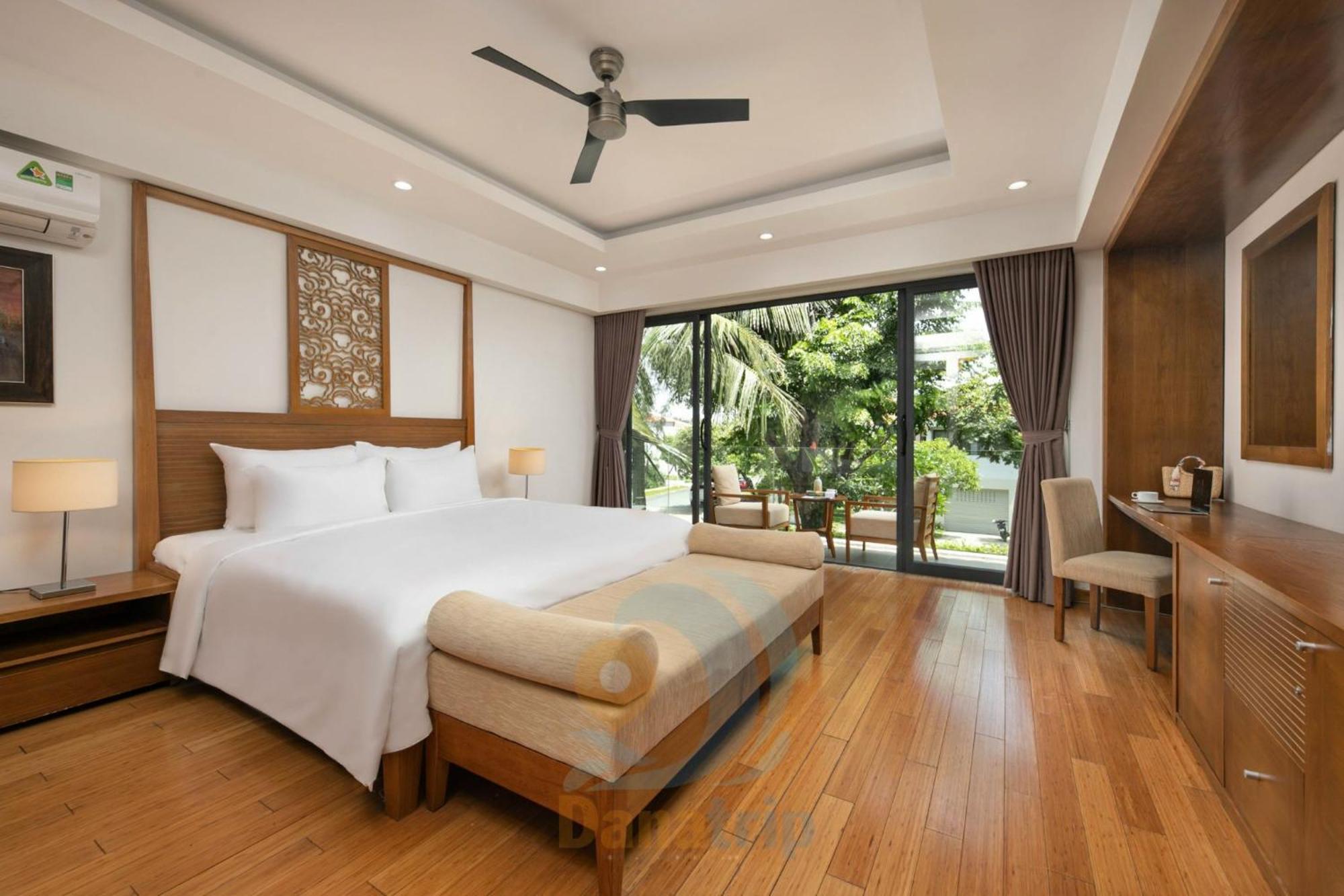 Memories Holiday Beach Villa Da Nang Exterior photo