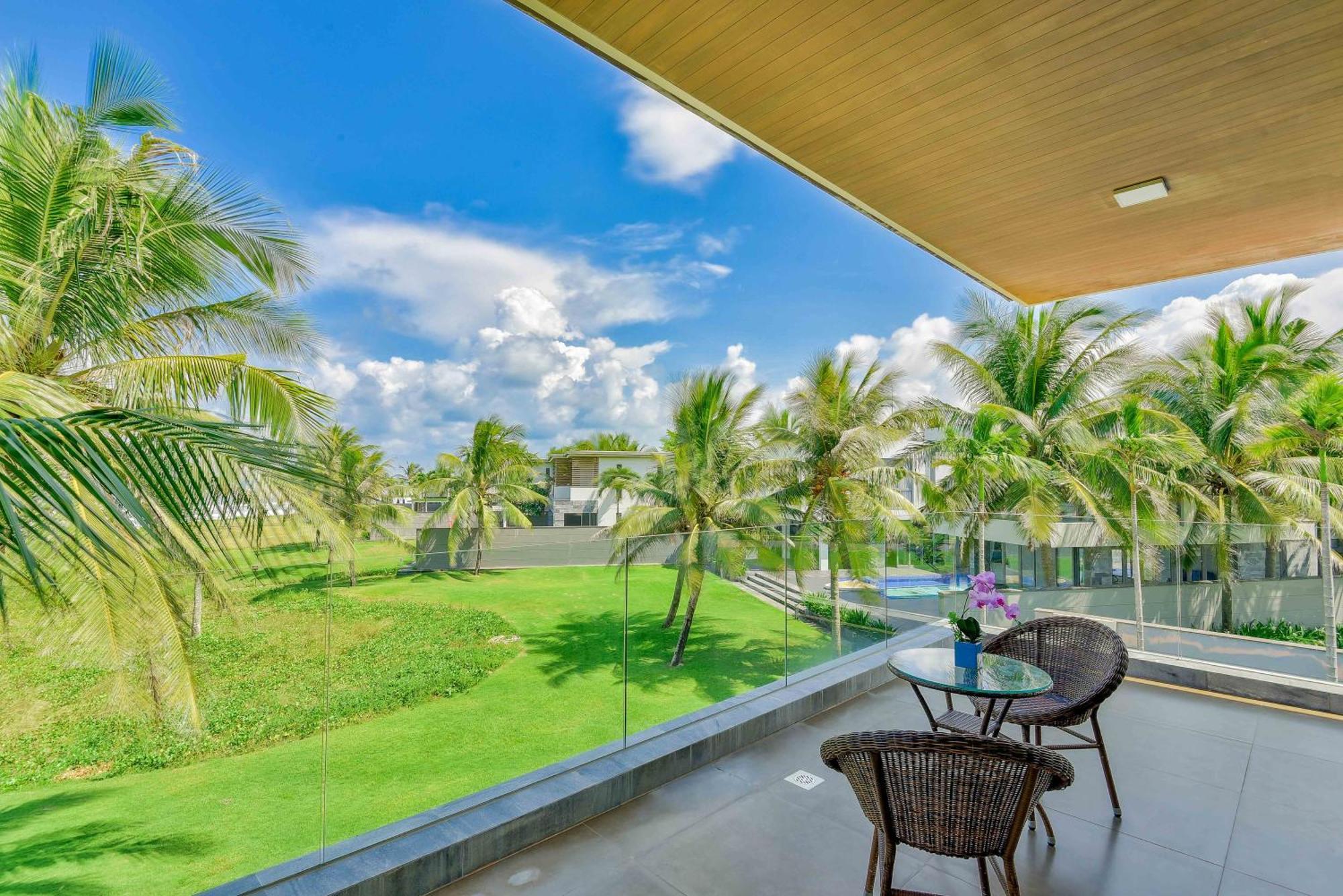 Memories Holiday Beach Villa Da Nang Exterior photo