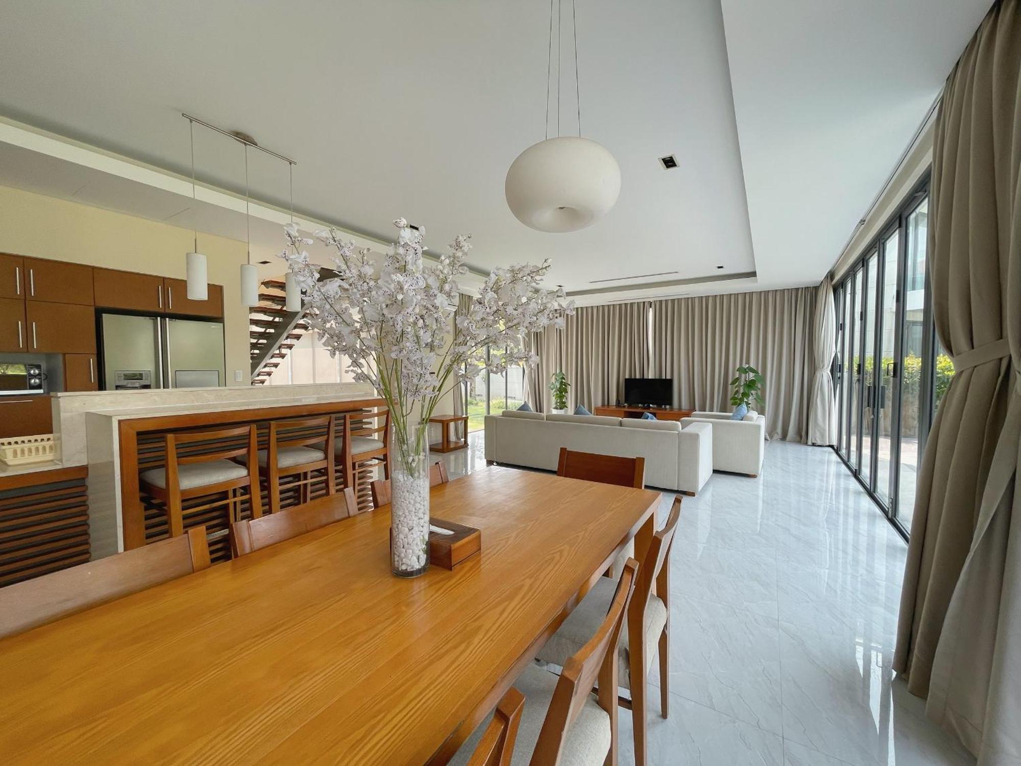 Memories Holiday Beach Villa Da Nang Exterior photo