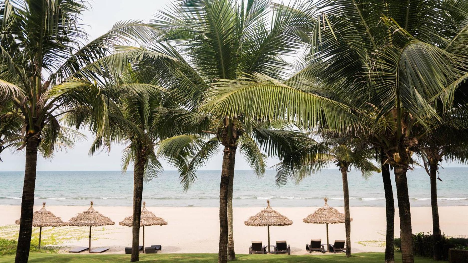 Memories Holiday Beach Villa Da Nang Exterior photo