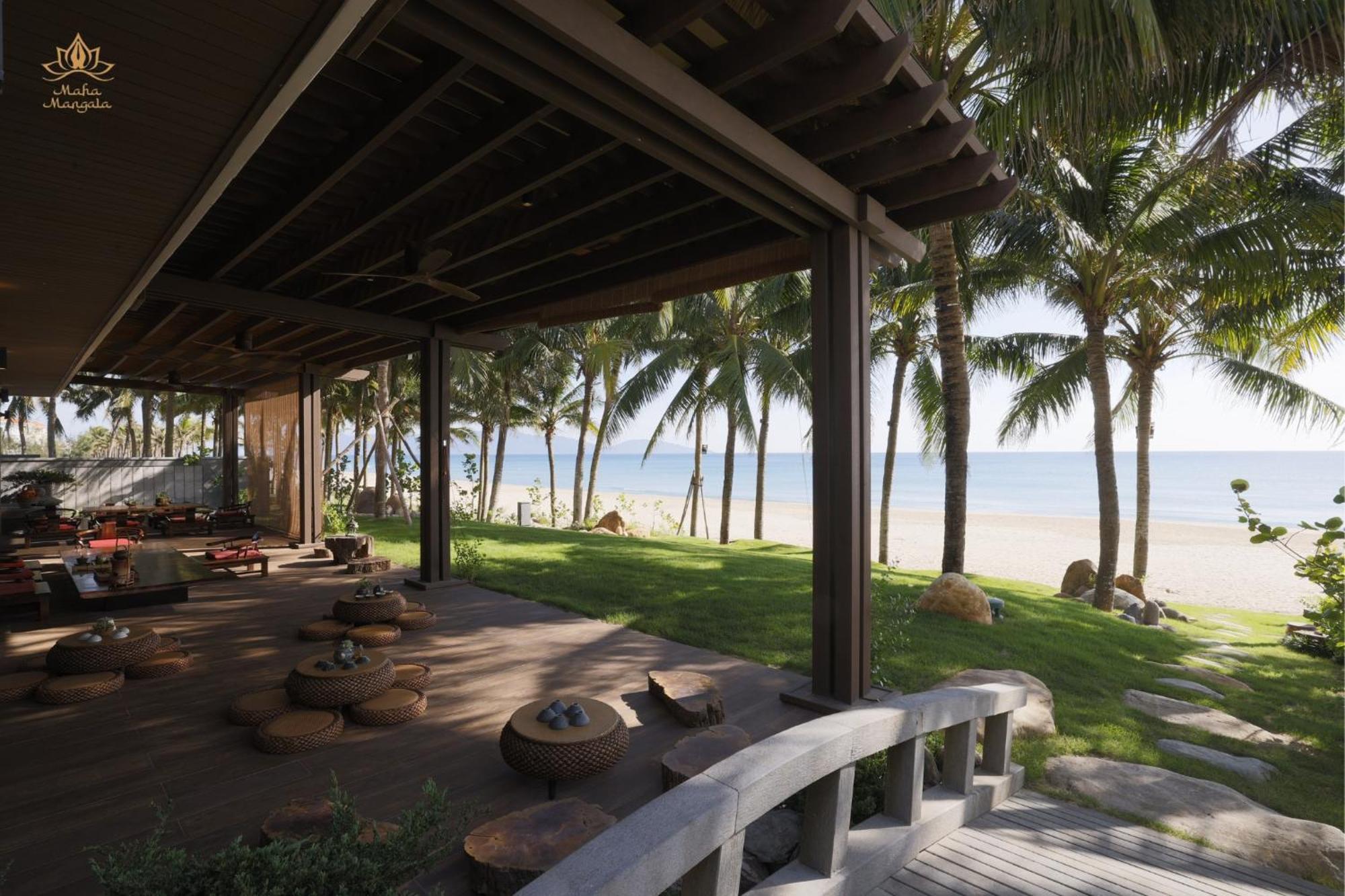 Memories Holiday Beach Villa Da Nang Exterior photo